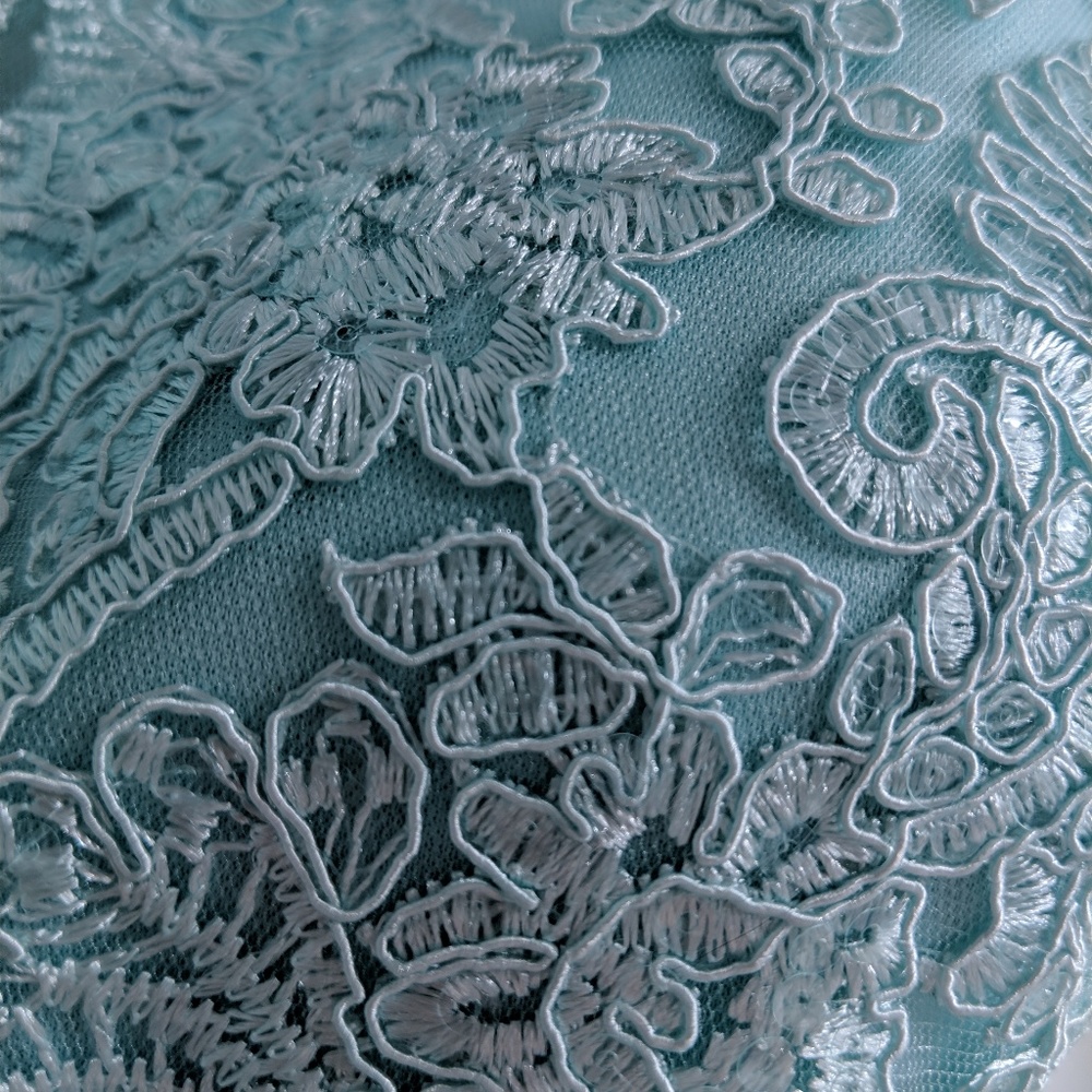 Formal Dress - Picture 3 of 8